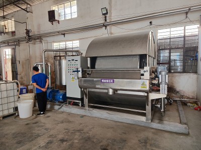 Panoramica del filtro per aspirapolvere rotativo tipo raschietto