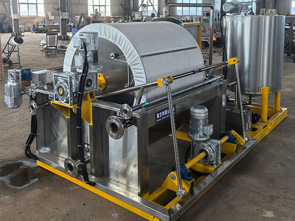 Vantaggi del filtro a vuoto rotante nel trattamento del fango per l'industria della protezione ambientale