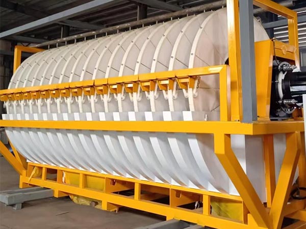 Equipaggiamento per la separazione liquida solida